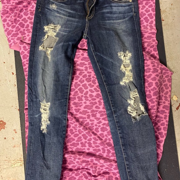 AG distressed stilt roll up size 28 - Picture 2 of 8